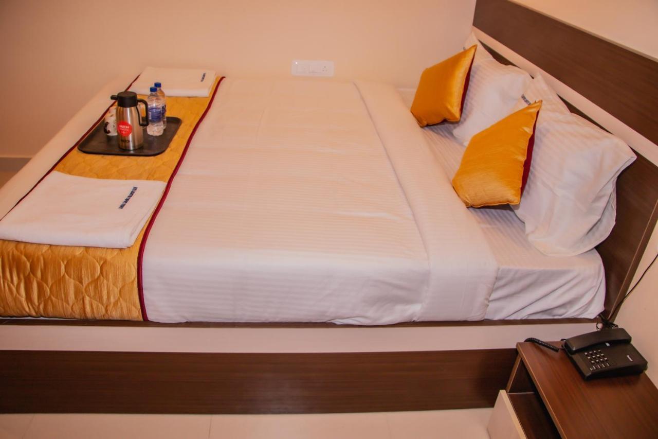 Hotel Mountview Comforts Tirupati Kültér fotó