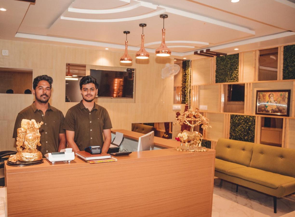 Hotel Mountview Comforts Tirupati Kültér fotó