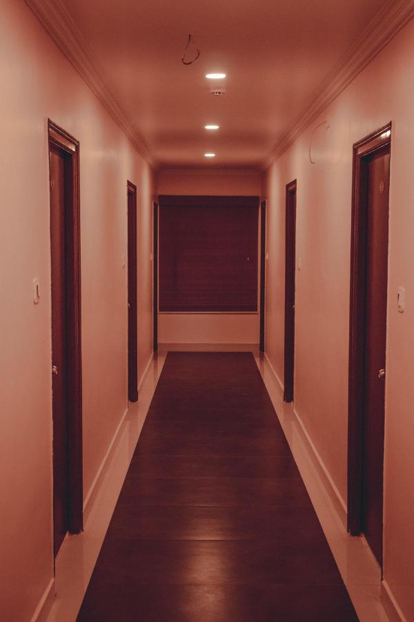 Hotel Mountview Comforts Tirupati Kültér fotó