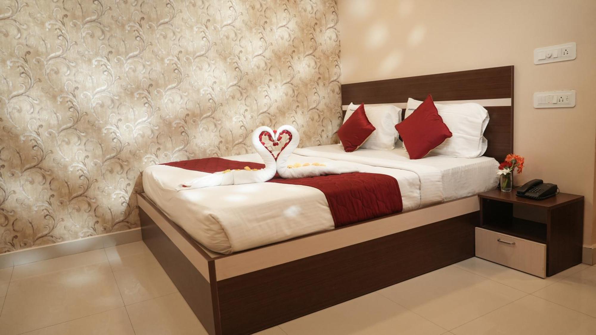 Hotel Mountview Comforts Tirupati Kültér fotó