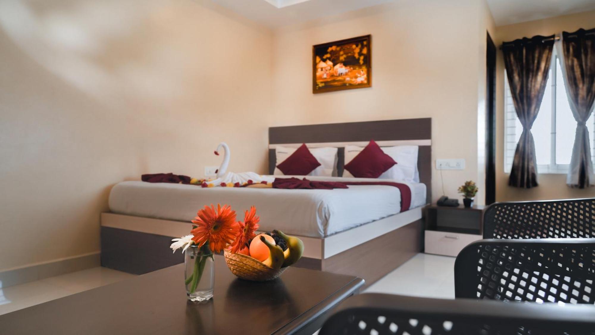 Hotel Mountview Comforts Tirupati Kültér fotó