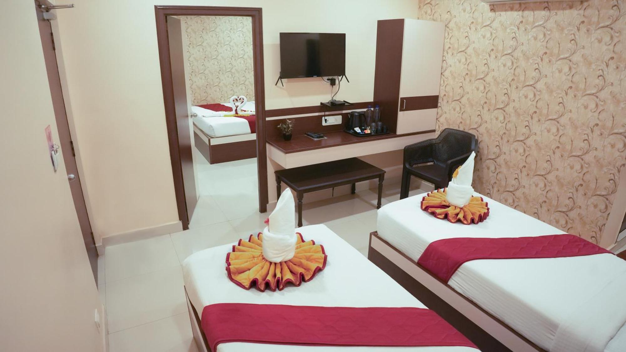 Hotel Mountview Comforts Tirupati Kültér fotó