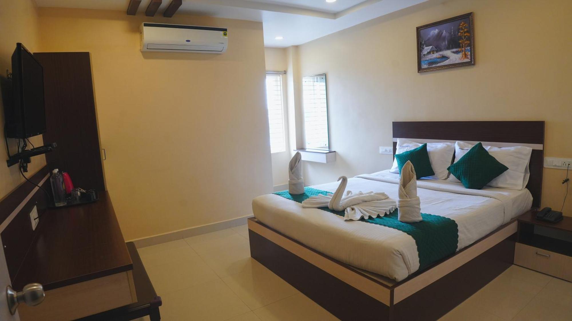 Hotel Mountview Comforts Tirupati Kültér fotó