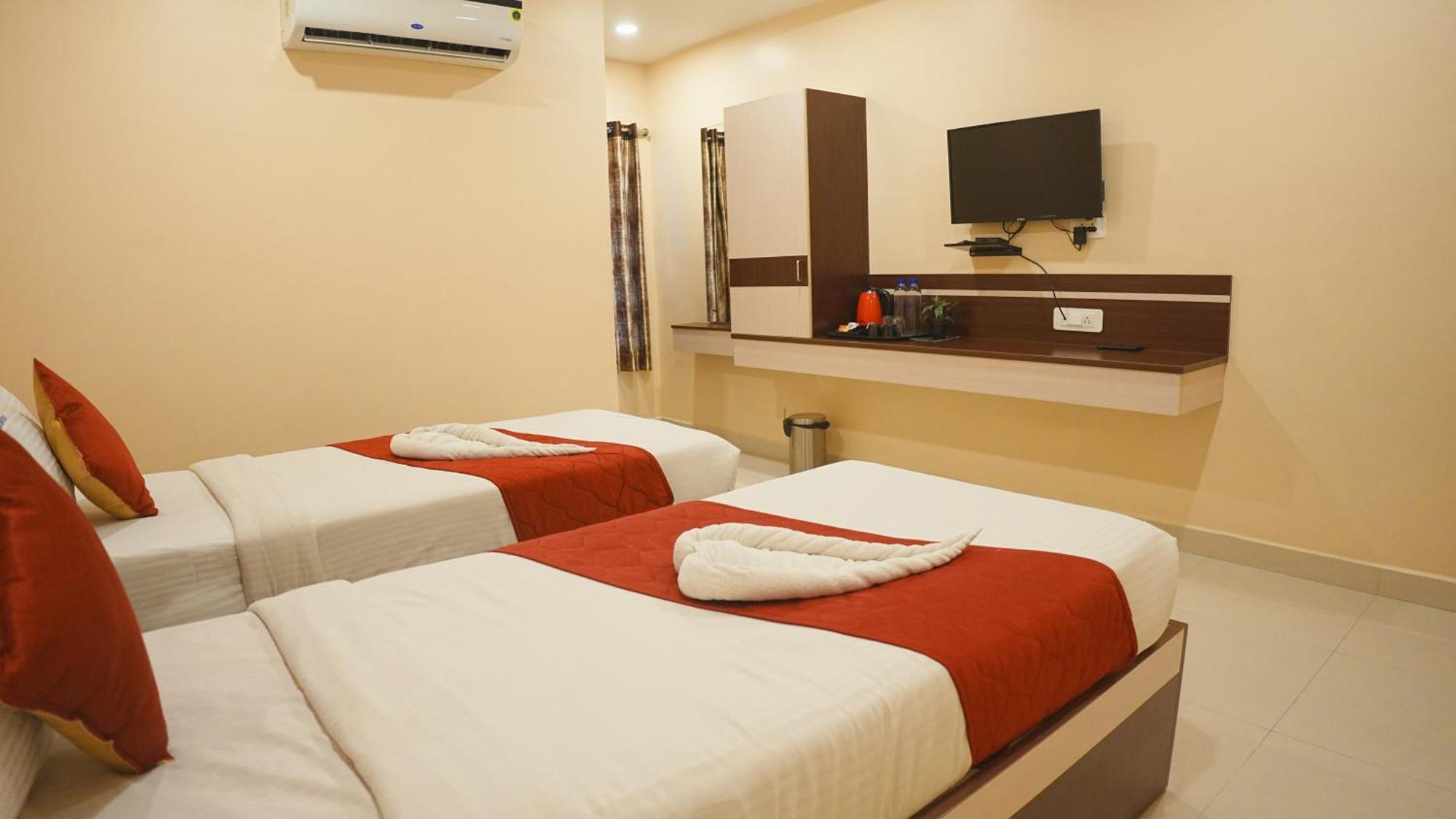 Hotel Mountview Comforts Tirupati Kültér fotó