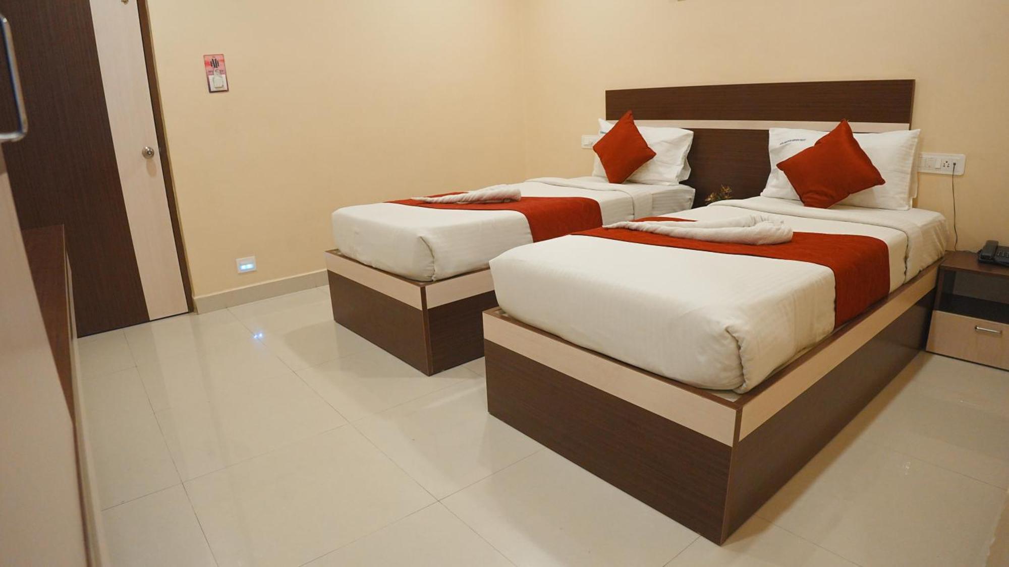 Hotel Mountview Comforts Tirupati Kültér fotó